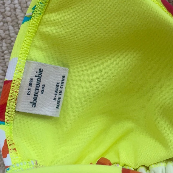Abercrombie kids abstract triangle bikini top - Picture 4 of 4